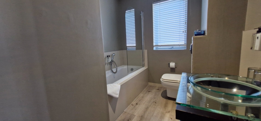  Bedroom Property for Sale in Bloubergstrand Western Cape